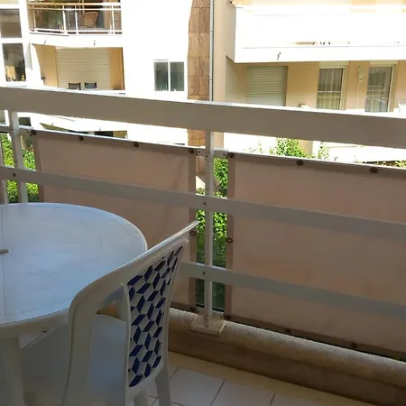Calm Flat * Cannes